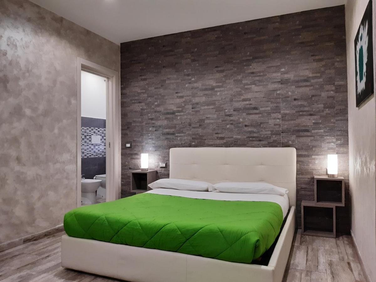 Apple Rooms Rome Airport Fiumicino Exterior photo A bedroom